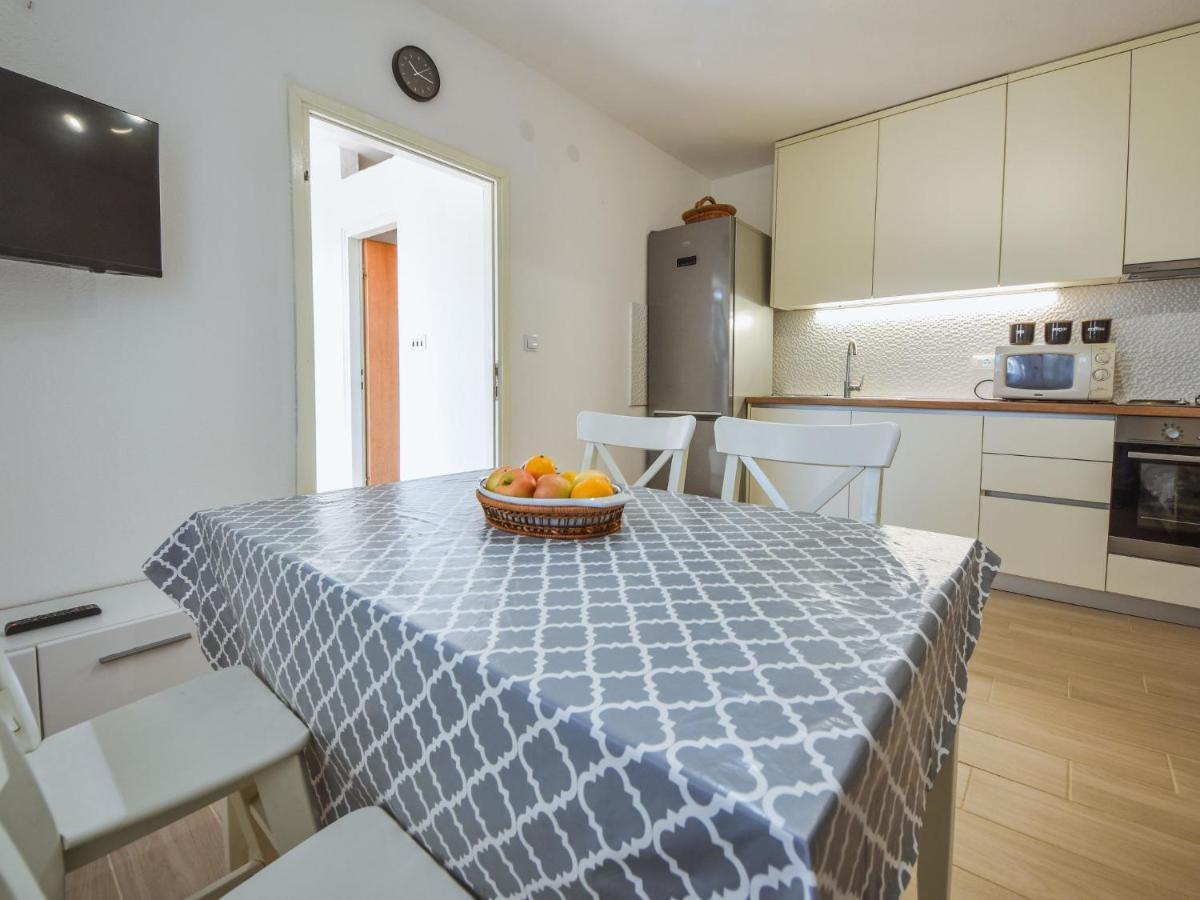 Apartment Vukic-5 By Interhome Starigrad Paklenica Εξωτερικό φωτογραφία